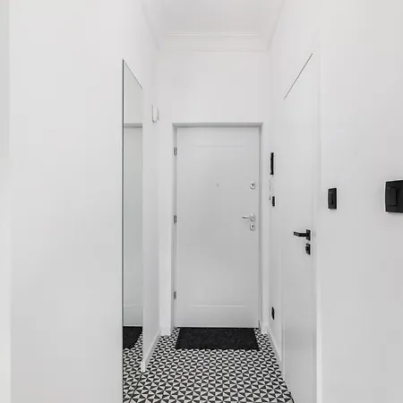 Nowiniarska 8 By Renters Warsaw