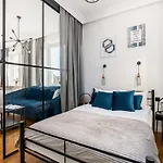 Nowiniarska 8 By Renters *